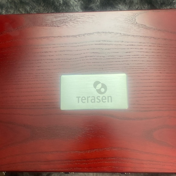 Elegant Red Wooden Case with Stainless Steel Barbecue  Tools - Picture 7 of 16